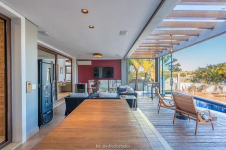 Casa de condomínio à venda com 519m², 4 quartos e 3 vagas