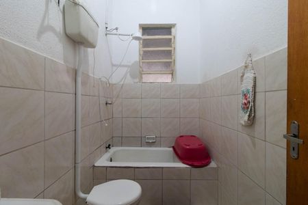 Casa para alugar com 120m², 2 quartos e 1 vaga Casa para alugar com 120m², 2 quartos e 1 vagaBanheiro