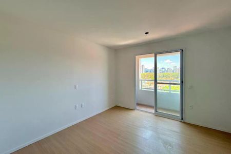 Apartamento à venda com 25m², 1 quarto e sem vaga Apartamento à venda com 25m², 1 quarto e sem vagaQuarto com vista para a cidade, com piso de madeira e janela grande.