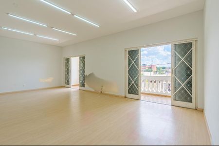 Casa à venda com 329m², 3 quartos e 6 vagas