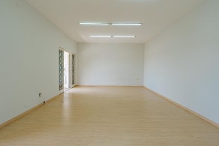 Casa à venda com 329m², 3 quartos e 6 vagas