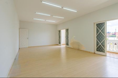 Casa à venda com 329m², 3 quartos e 6 vagas