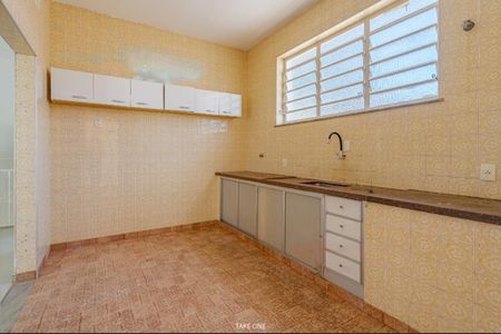 Casa à venda com 329m², 3 quartos e 6 vagas