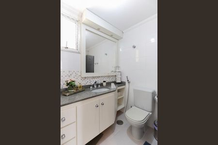 Apartamento para alugar com 90m², 3 quartos e 2 vagas Apartamento para alugar com 90m², 3 quartos e 2 vagasBanheiro social