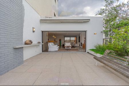 Apartamento à venda com 256m², 4 quartos e 6 vagas