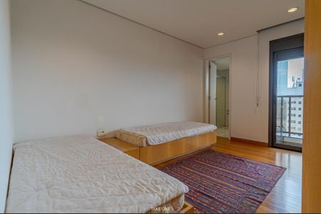 Apartamento à venda com 256m², 4 quartos e 6 vagas