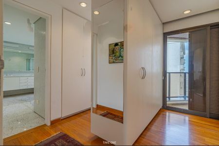 Apartamento à venda com 256m², 4 quartos e 6 vagas