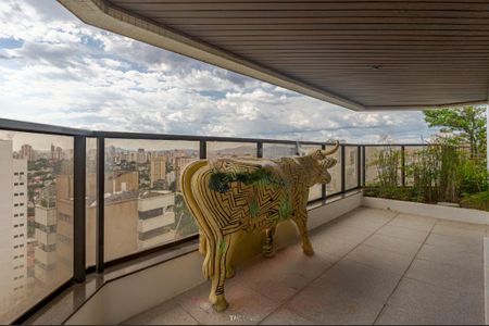 Apartamento à venda com 256m², 4 quartos e 6 vagas