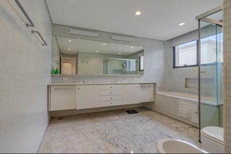 Apartamento à venda com 256m², 4 quartos e 6 vagas
