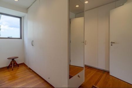 Apartamento à venda com 256m², 4 quartos e 6 vagas
