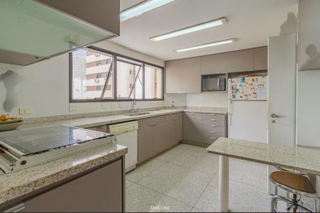 Apartamento à venda com 256m², 4 quartos e 6 vagas