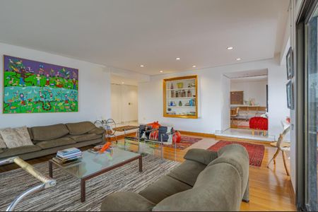 Apartamento à venda com 256m², 4 quartos e 6 vagas