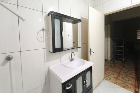 Casa para alugar com 70m², 2 quartos e 1 vaga Casa para alugar com 70m², 2 quartos e 1 vagaBanheiro