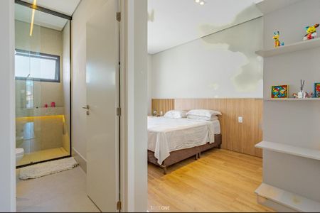 Casa de condomínio à venda com 488m², 3 quartos e 2 vagas