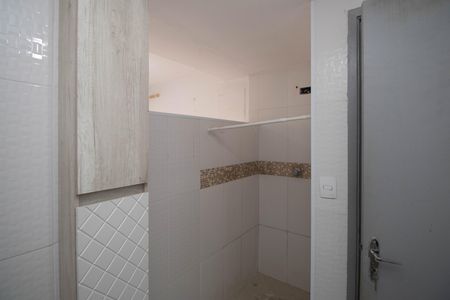 Banheiro  de apartamento à venda com 2 quartos, 61m² em Vila Nilo, São Paulo