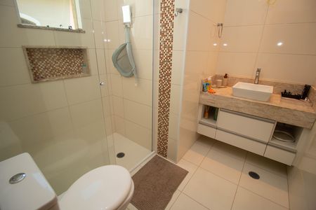 Casa para alugar com 149m², 3 quartos e 4 vagas Casa para alugar com 149m², 3 quartos e 4 vagasBanheiro da Suíte 2