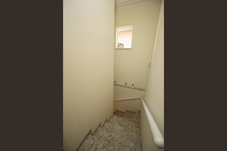 Casa para alugar com 149m², 3 quartos e 4 vagas Casa para alugar com 149m², 3 quartos e 4 vagasEscada