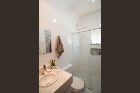 Casa para alugar com 149m², 3 quartos e 4 vagas Casa para alugar com 149m², 3 quartos e 4 vagasBanheiro da Suíte 1