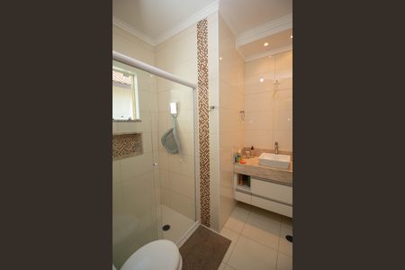 Casa para alugar com 149m², 3 quartos e 4 vagas Casa para alugar com 149m², 3 quartos e 4 vagasBanheiro da Suíte 2