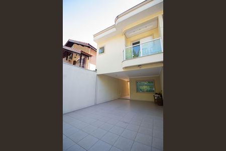 Casa para alugar com 149m², 3 quartos e 4 vagas Casa para alugar com 149m², 3 quartos e 4 vagasGaragem