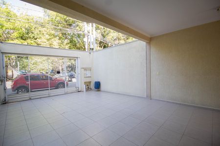 Casa para alugar com 149m², 3 quartos e 4 vagas Casa para alugar com 149m², 3 quartos e 4 vagasGaragem
