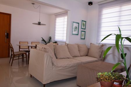 Apartamento à venda com 65m², 2 quartos e 2 vagas Apartamento à venda com 65m², 2 quartos e 2 vagasSala de estar