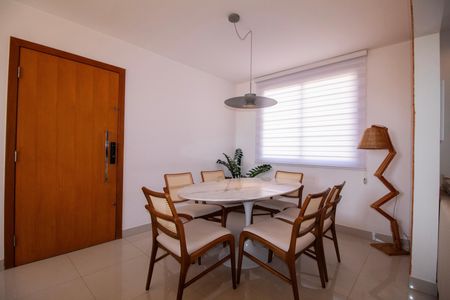 Apartamento à venda com 65m², 2 quartos e 2 vagas Apartamento à venda com 65m², 2 quartos e 2 vagasSala de Jantar