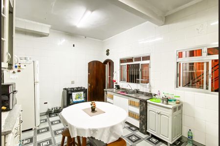 Cozinha  de casa à venda com 4 quartos, 490m² em Vila Granada, São Paulo