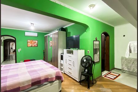 Casa à venda com 490m², 4 quartos e 2 vagas Casa à venda com 490m², 4 quartos e 2 vagasSuite