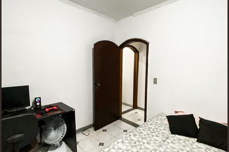 Casa à venda com 490m², 4 quartos e 2 vagas Casa à venda com 490m², 4 quartos e 2 vagasQuarto 2