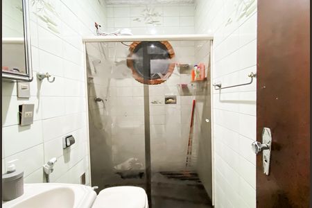 Casa à venda com 490m², 4 quartos e 2 vagas Casa à venda com 490m², 4 quartos e 2 vagasLavabo