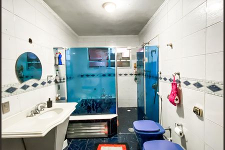 Casa à venda com 490m², 4 quartos e 2 vagas Casa à venda com 490m², 4 quartos e 2 vagasBanheiro da Suíte