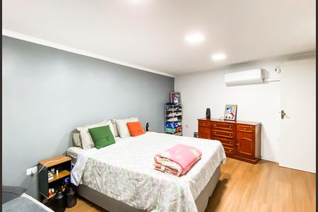 Casa à venda com 490m², 4 quartos e 2 vagas Casa à venda com 490m², 4 quartos e 2 vagasQuarto 3