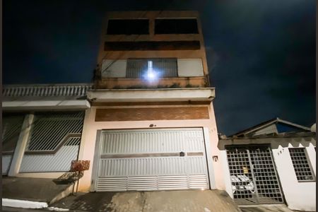 Fachada  de casa à venda com 4 quartos, 490m² em Vila Granada, São Paulo