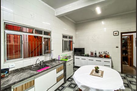 Cozinha  de casa à venda com 4 quartos, 490m² em Vila Granada, São Paulo