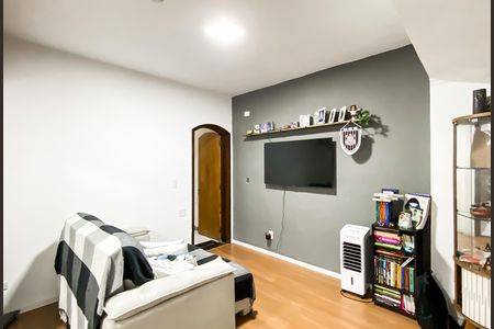 Casa à venda com 490m², 4 quartos e 2 vagas Casa à venda com 490m², 4 quartos e 2 vagasCorredor