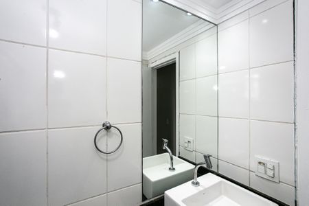 Apartamento à venda com 52m², 2 quartos e 1 vaga Apartamento à venda com 52m², 2 quartos e 1 vagaBanheiro