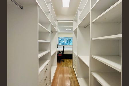 Apartamento para alugar com 140m², 3 quartos e 2 vagas
