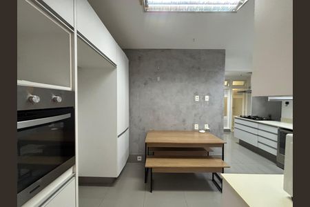Apartamento para alugar com 140m², 3 quartos e 2 vagas