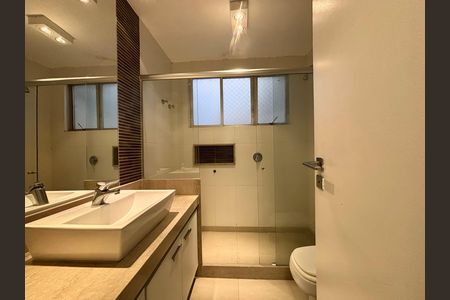 Apartamento para alugar com 140m², 3 quartos e 2 vagas