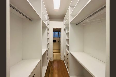 Apartamento para alugar com 140m², 3 quartos e 2 vagas