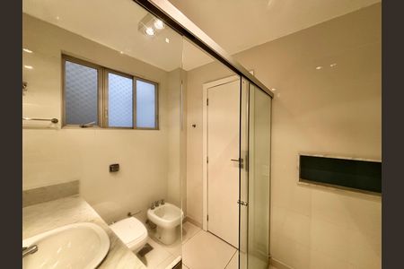 Apartamento para alugar com 140m², 3 quartos e 2 vagas