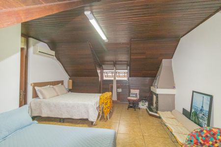Casa à venda com 345m², 4 quartos e 2 vagas Casa à venda com 345m², 4 quartos e 2 vagasQuarto 4