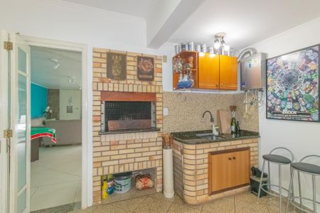Casa à venda com 345m², 4 quartos e 2 vagas Casa à venda com 345m², 4 quartos e 2 vagasGaragem/Churrasqueira