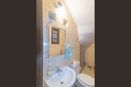 Casa à venda com 345m², 4 quartos e 2 vagas Casa à venda com 345m², 4 quartos e 2 vagasLavabo