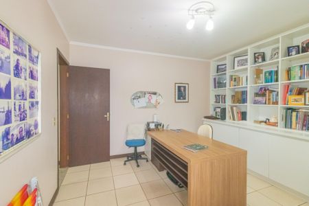 Casa à venda com 345m², 4 quartos e 2 vagas Casa à venda com 345m², 4 quartos e 2 vagasQuarto 2