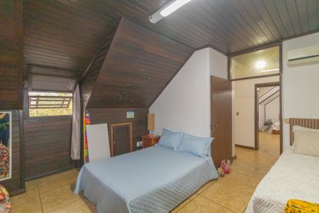 Casa à venda com 345m², 4 quartos e 2 vagas Casa à venda com 345m², 4 quartos e 2 vagasQuarto 4