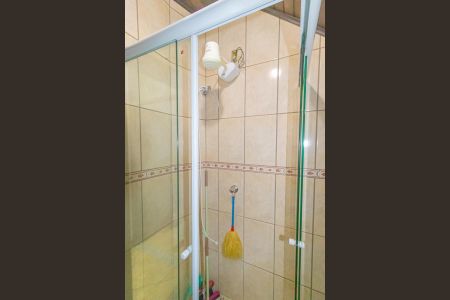 Casa à venda com 345m², 4 quartos e 2 vagas Casa à venda com 345m², 4 quartos e 2 vagasBanheiro Social 2