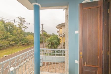 Casa à venda com 345m², 4 quartos e 2 vagas Casa à venda com 345m², 4 quartos e 2 vagasVaranda do Quarto 2