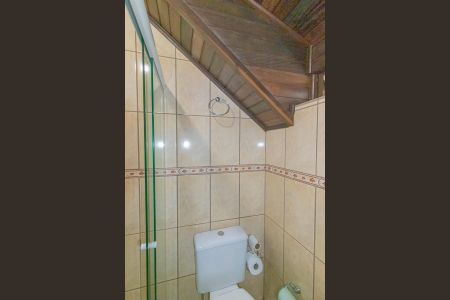 Casa à venda com 345m², 4 quartos e 2 vagas Casa à venda com 345m², 4 quartos e 2 vagasBanheiro Social 2